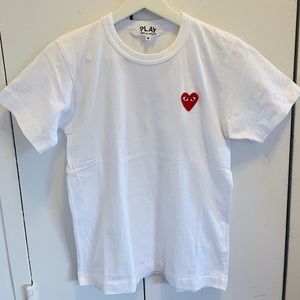 Comme des garçons white heart tshirt. Small fit.
